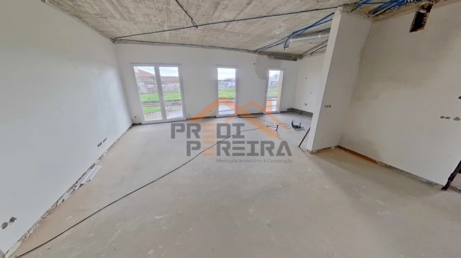 Apartamento T3 para Venda em Pontinha e Famões Foto 12