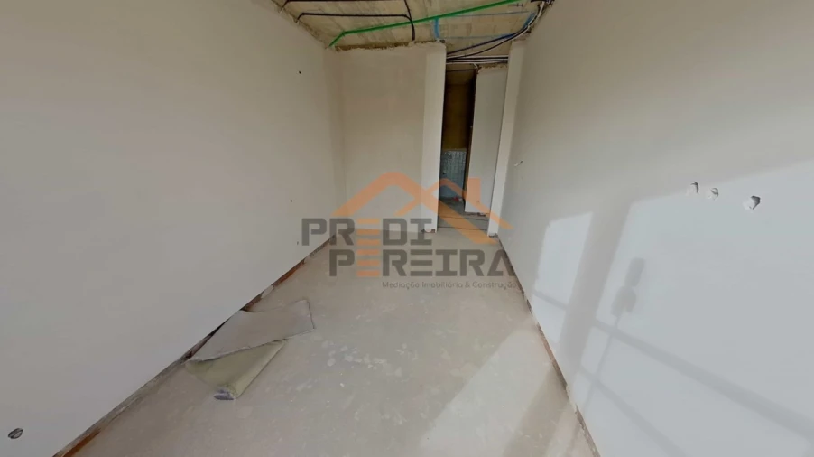 Apartamento T3 para Venda em Pontinha e Famões Foto 15