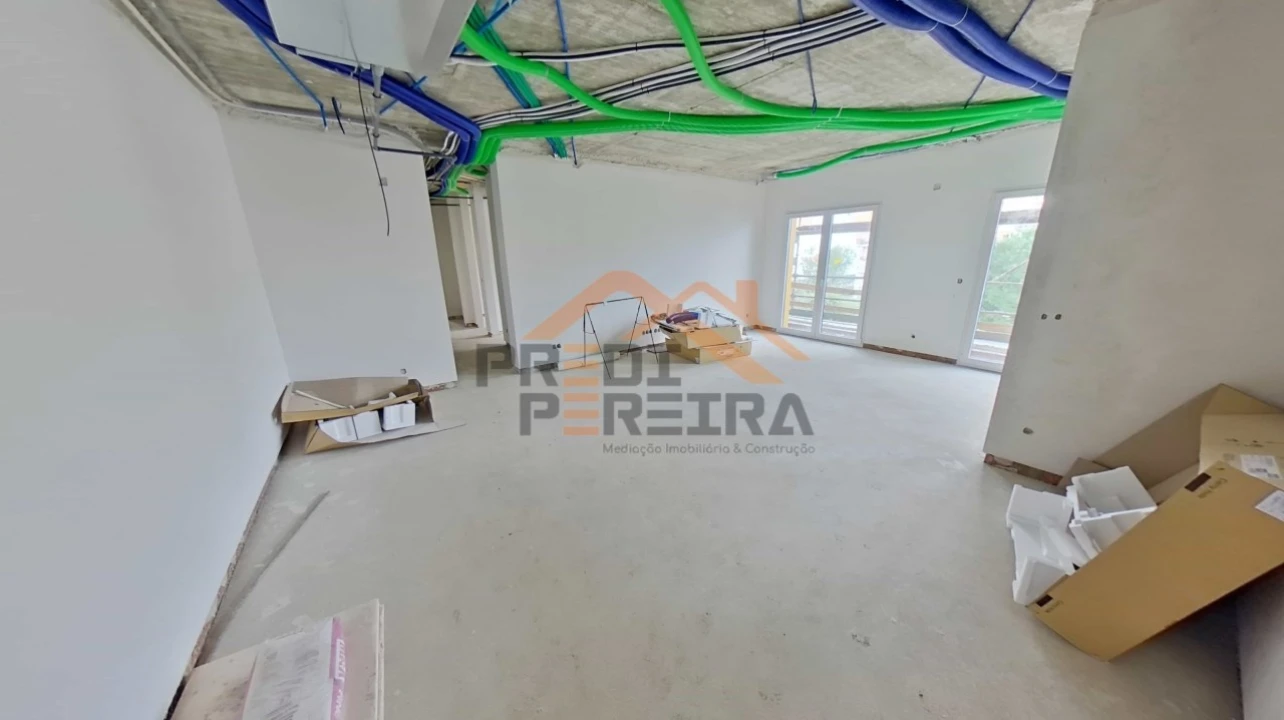 Apartamento T3 para Venda em Pontinha e Famões Foto 2