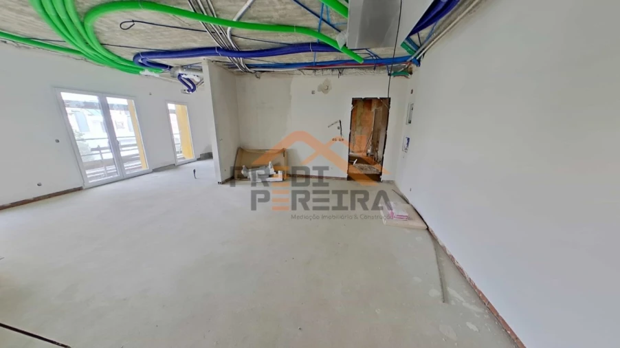 Apartamento T3 para Venda em Pontinha e Famões Foto 3