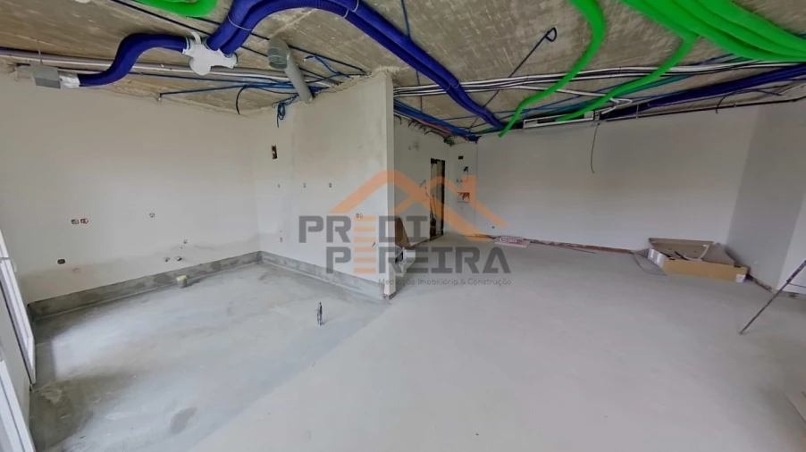 Apartamento T3 para Venda em Pontinha e Famões Foto 5