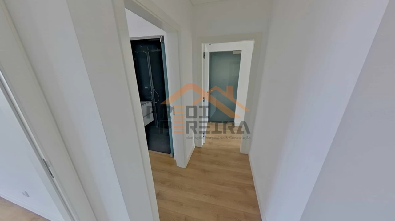 Apartamento T3 para Venda em Santo António dos Cavaleiros e Frielas Foto 10