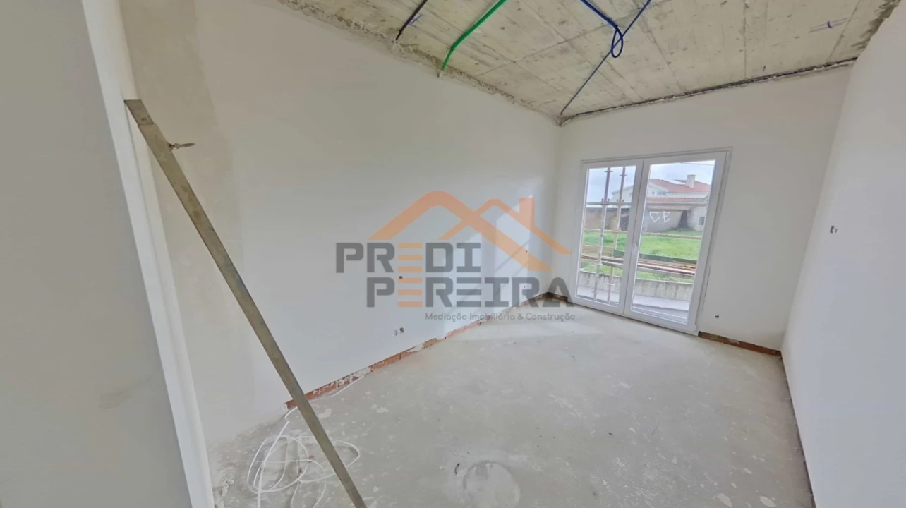 Apartamento T3 para Venda em Pontinha e Famões Foto 9