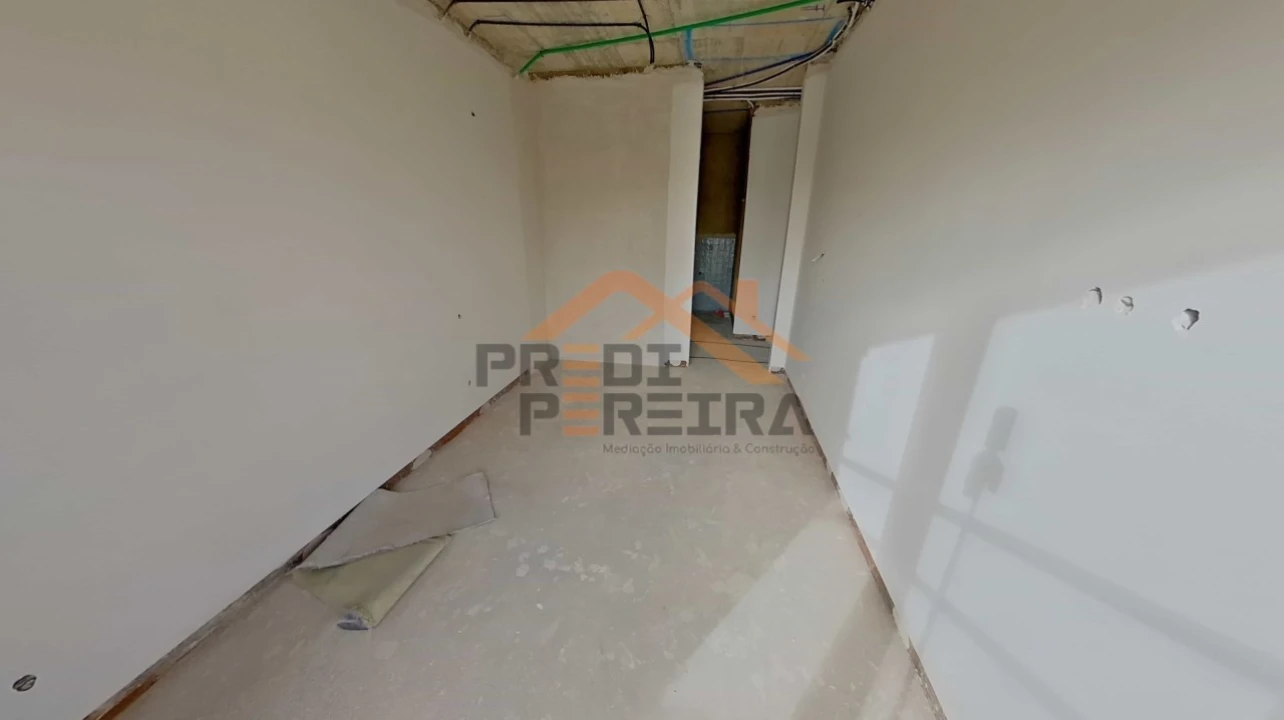 Apartamento T3 para Venda em Pontinha e Famões Foto 10
