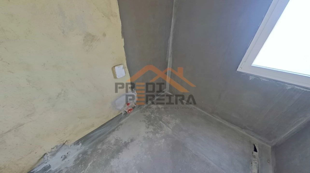 Apartamento T3 para Venda em Pontinha e Famões Foto 15