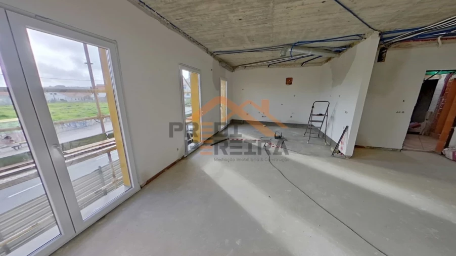 Apartamento T3 para Venda em Pontinha e Famões Foto 5