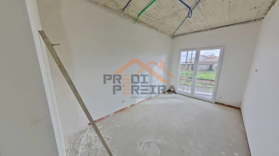 Apartamento T3 para Venda em Pontinha e Famões Foto 9