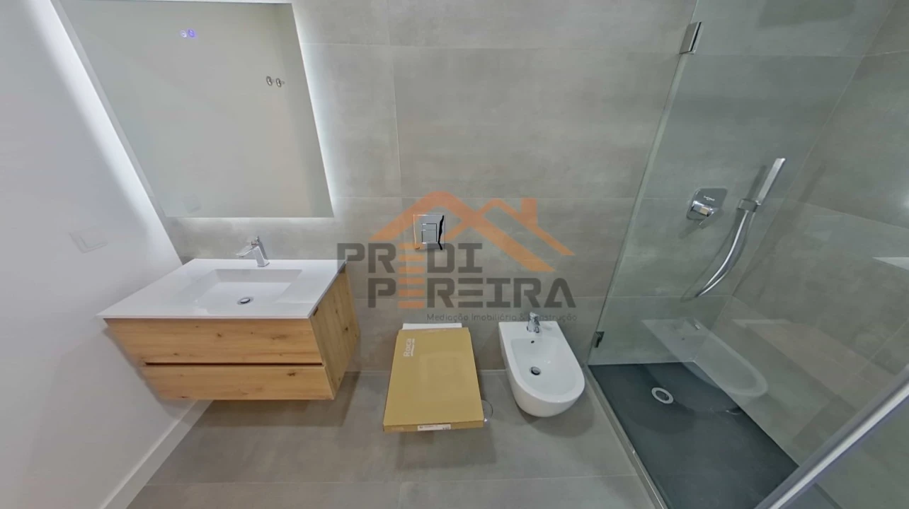 Apartamento T3 para Venda em Santo António dos Cavaleiros e Frielas Foto 8