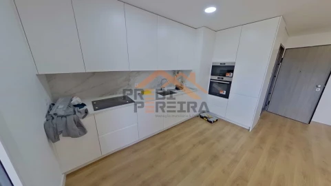 Apartamento T3 para Venda em Santo António dos Cavaleiros e Frielas