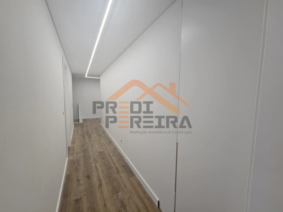 Apartamento T3 para Venda em Pontinha e Famões Foto 20