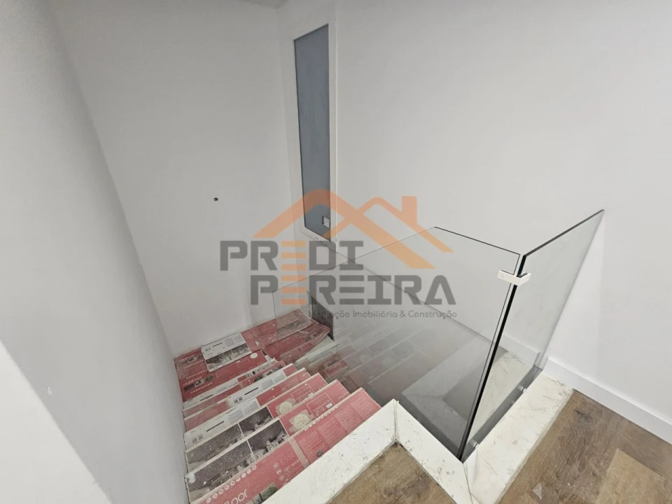 Apartamento T3 para Venda em Pontinha e Famões Foto 21