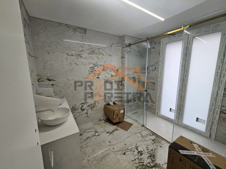 Apartamento T3 para Venda em Pontinha e Famões Foto 13