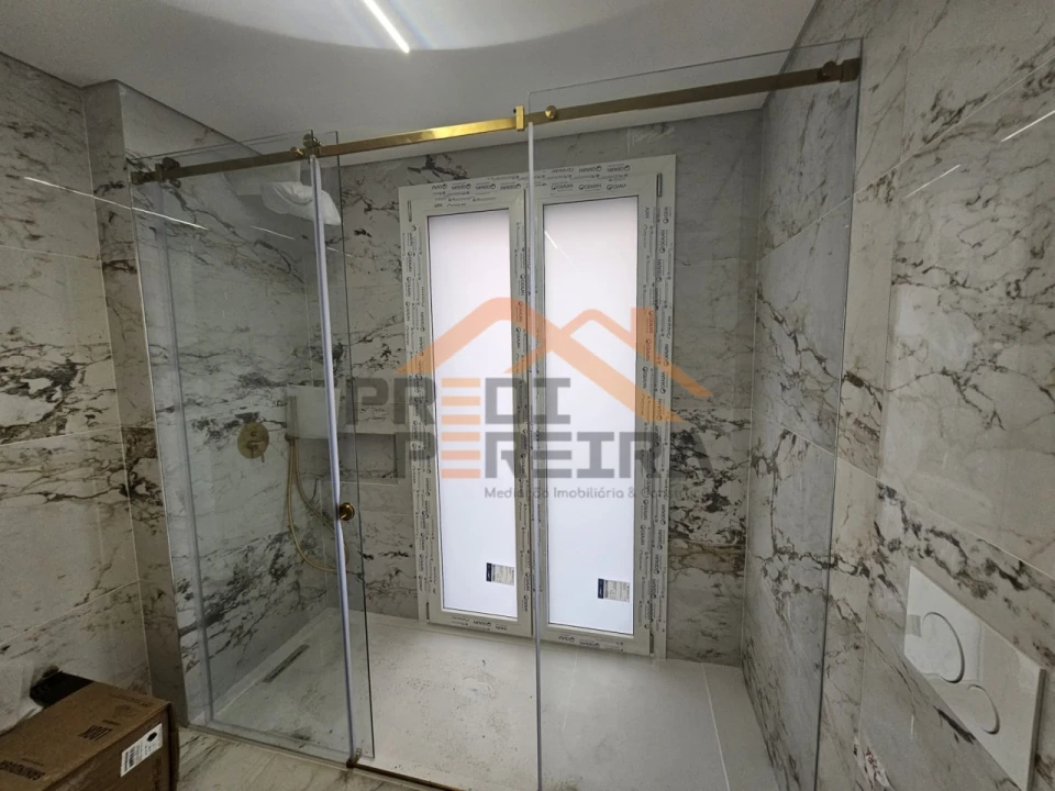 Apartamento T3 para Venda em Pontinha e Famões Foto 17