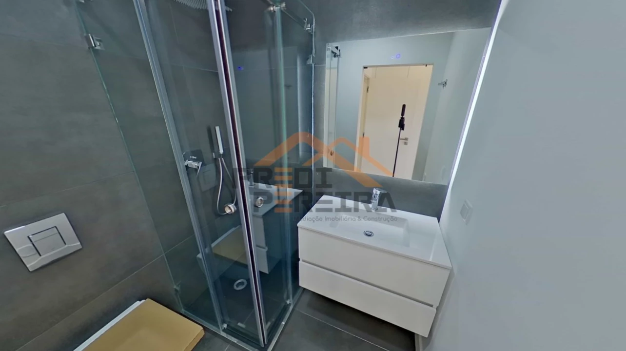 Apartamento T3 para Venda em Santo António dos Cavaleiros e Frielas Foto 17