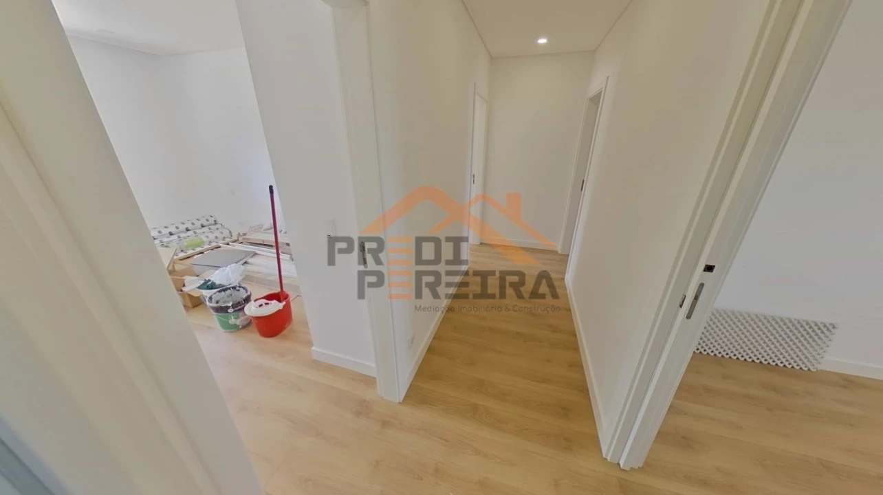 Apartamento T3 para Venda em Santo António dos Cavaleiros e Frielas Foto 19