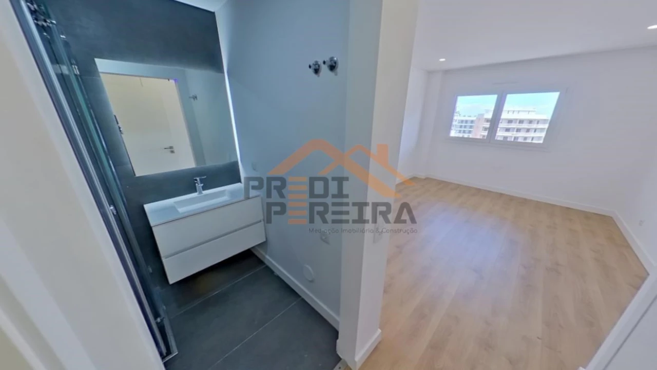 Apartamento T3 para Venda em Santo António dos Cavaleiros e Frielas Foto 23