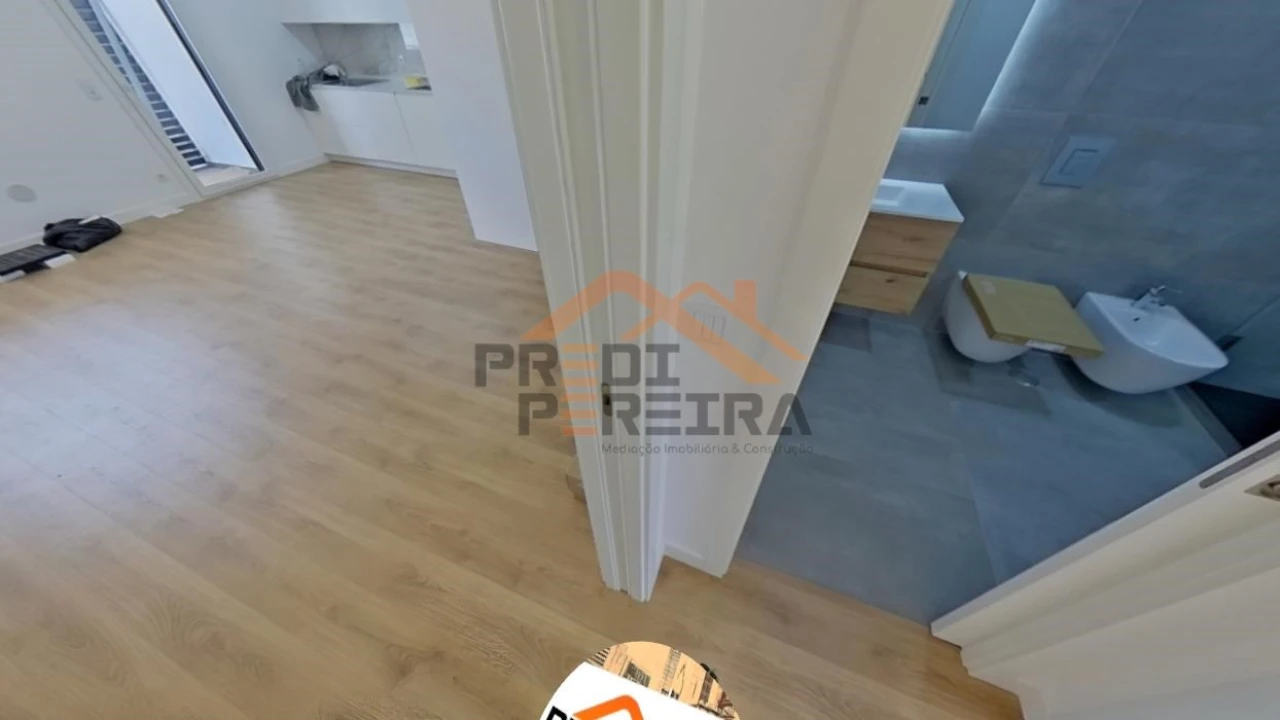 Apartamento T3 para Venda em Santo António dos Cavaleiros e Frielas Foto 24