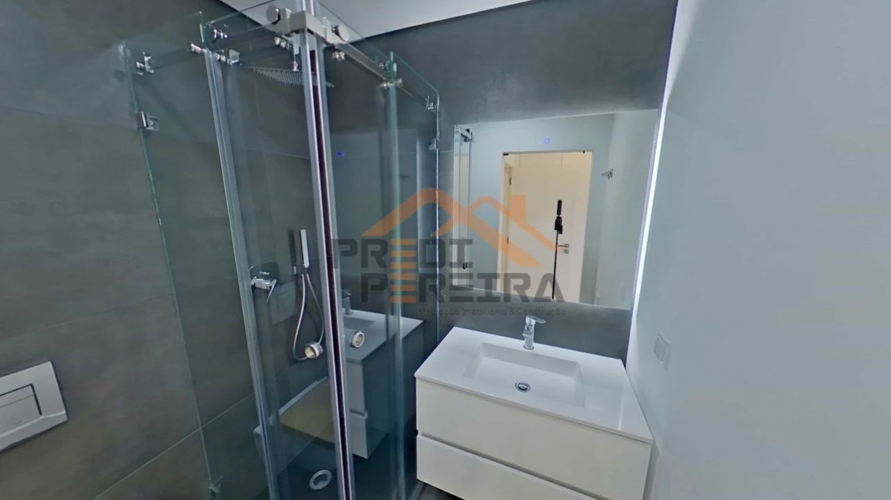 Apartamento T3 para Venda em Santo António dos Cavaleiros e Frielas Foto 25