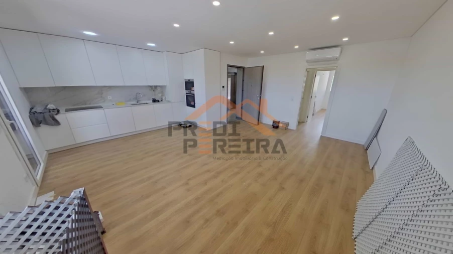 Apartamento T3 para Venda em Santo António dos Cavaleiros e Frielas Foto 6