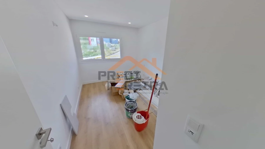 Apartamento T3 para Venda em Santo António dos Cavaleiros e Frielas Foto 20