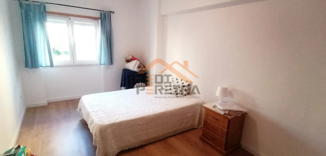 Quarto para Arrendamento em Ramada e Caneças Foto 14