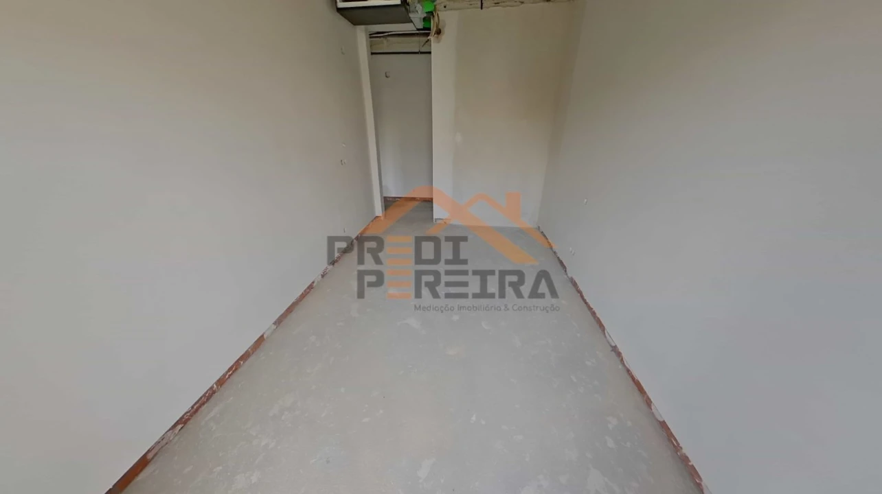 Apartamento T3 para Venda em Pontinha e Famões Foto 11