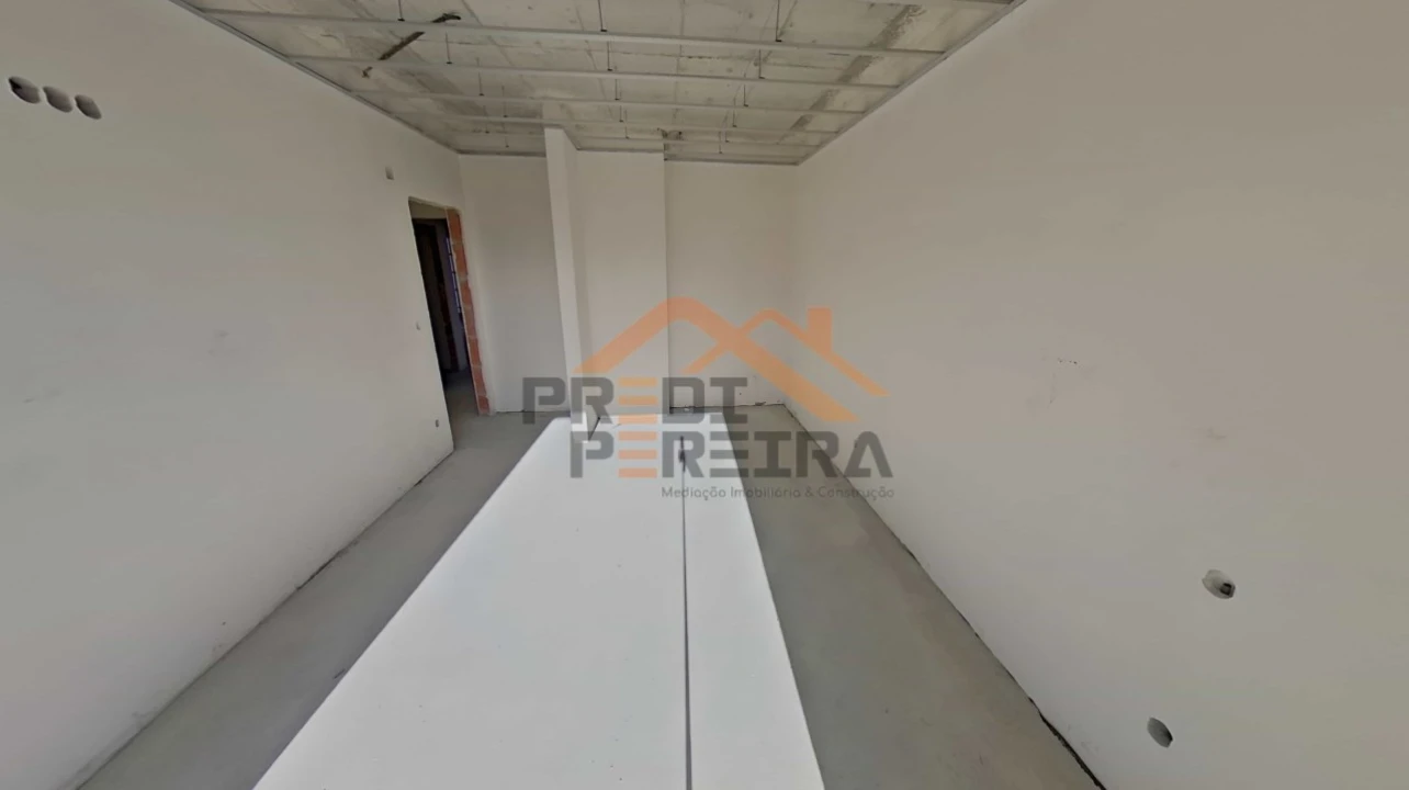 Apartamento T2 para Venda em Santo António dos Cavaleiros e Frielas Foto 12