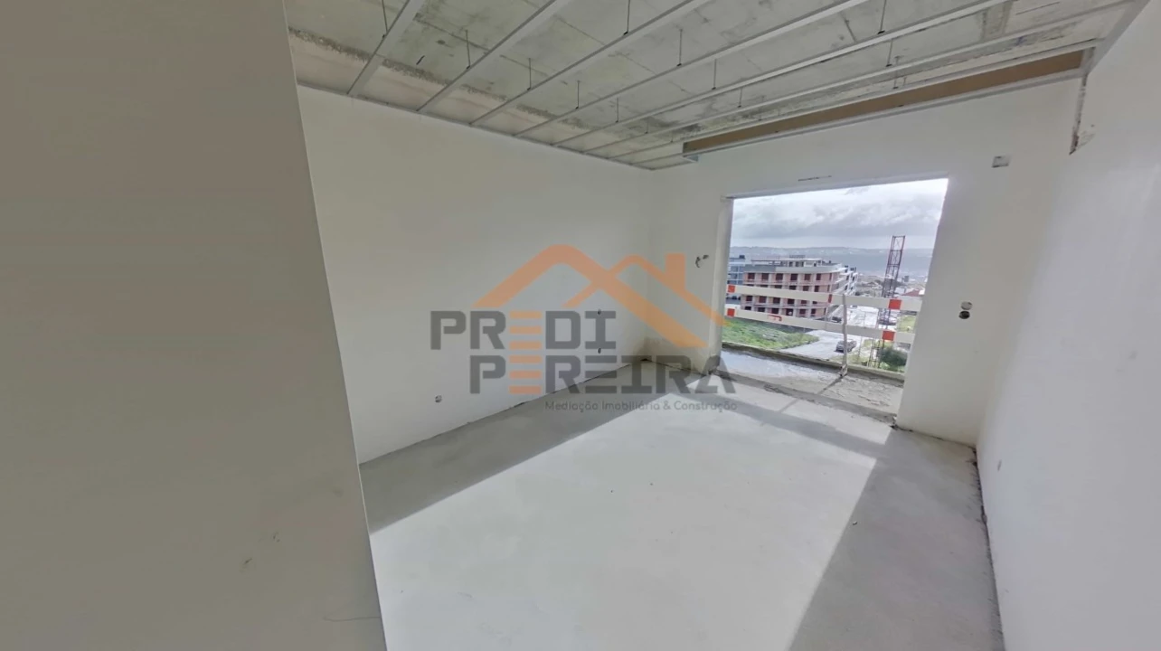 Apartamento T2 para Venda em Santo António dos Cavaleiros e Frielas Foto 13
