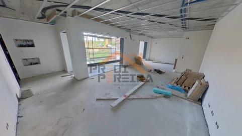 Apartamento T2 para Venda em Santo António dos Cavaleiros e Frielas