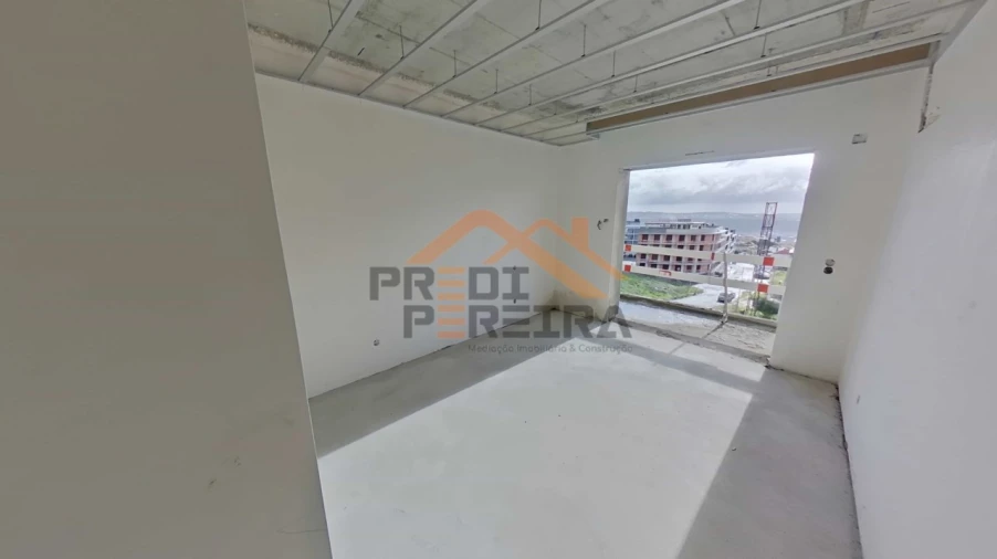 Apartamento T2 para Venda em Santo António dos Cavaleiros e Frielas Foto 13