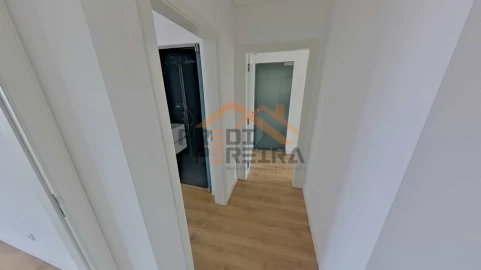 Apartamento T3 para Venda em Santo António dos Cavaleiros e Frielas