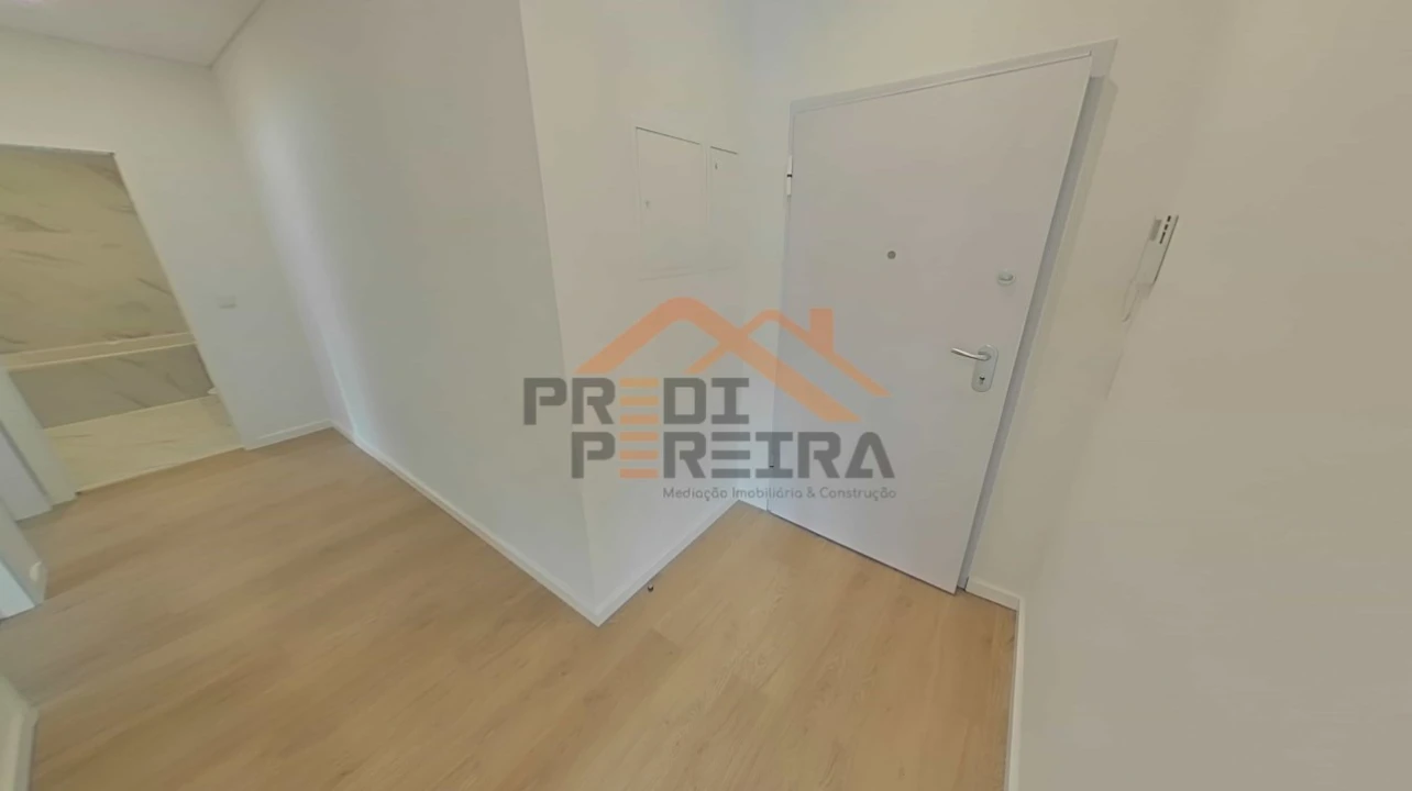 Apartamento T1 para Venda em Camarate, Unhos e Apelação Foto 27