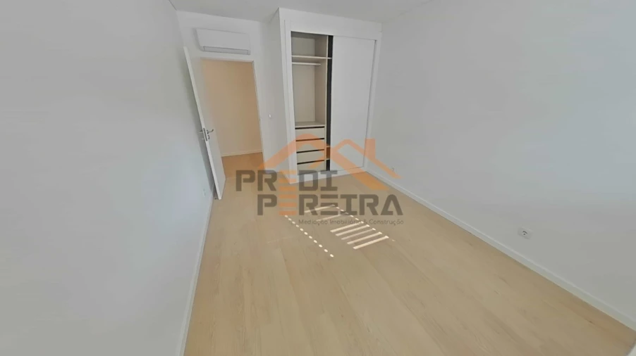 Apartamento T1 para Venda em Camarate, Unhos e Apelação Foto 2