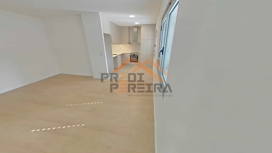 Apartamento T1 para Venda em Camarate, Unhos e Apelação Foto 25