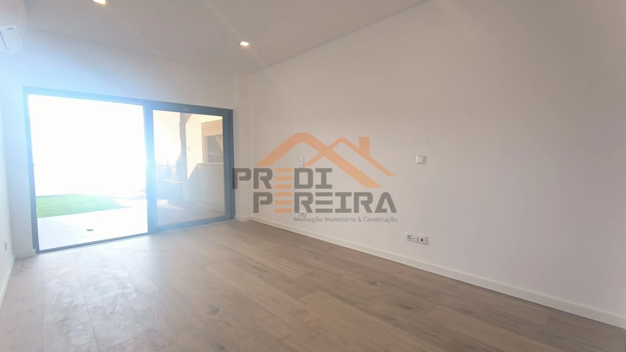 Apartamento T3 para Venda em Loures Foto 28