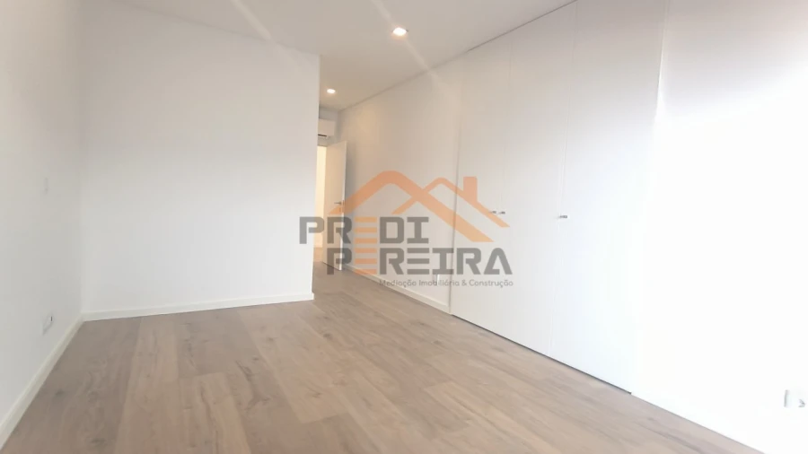 Apartamento T3 para Venda em Loures Foto 29