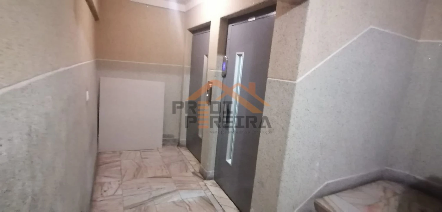 Apartamento T2 para Venda em Cacém e São Marcos Foto 25