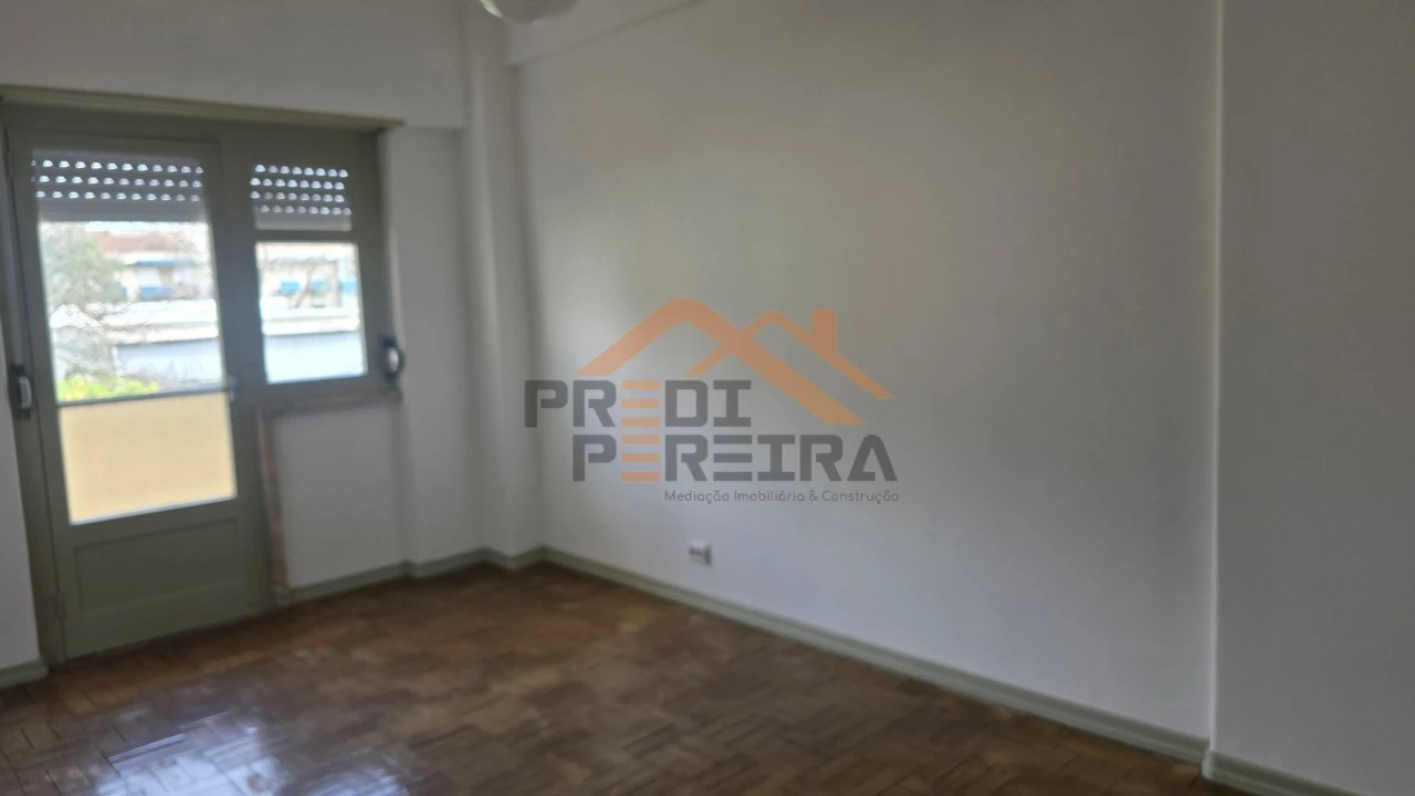 Apartamento T3 para Arrendamento em Odivelas Foto 5