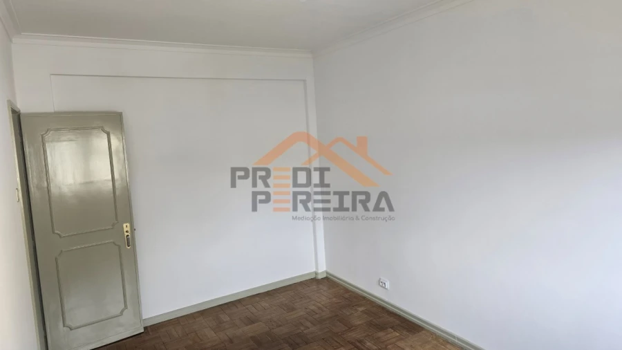 Apartamento T3 para Arrendamento em Odivelas Foto 7