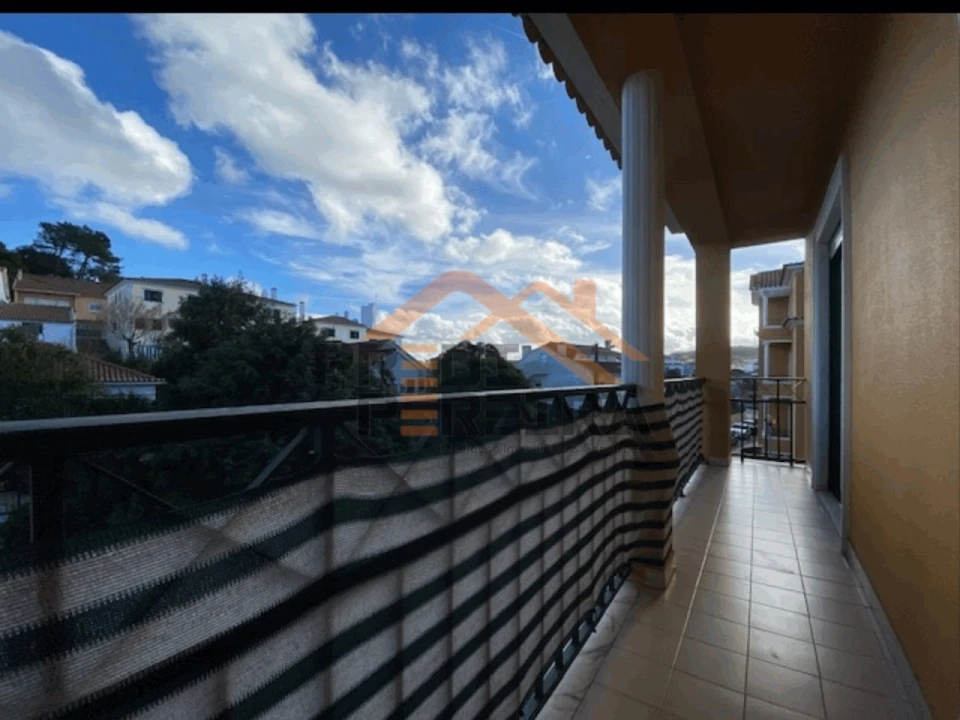 Apartamento T2 para Venda em Venda do Pinheiro e Santo Estêvão das Galés Foto 9