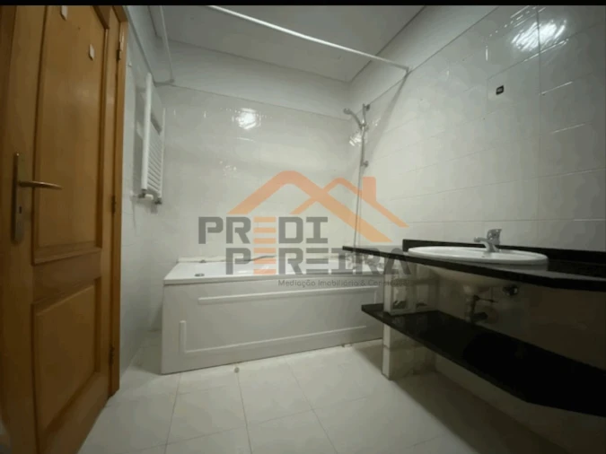 Apartamento T2 para Venda em Venda do Pinheiro e Santo Estêvão das Galés Foto 7