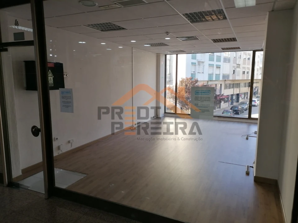 Loja para Venda em Odivelas Foto 3