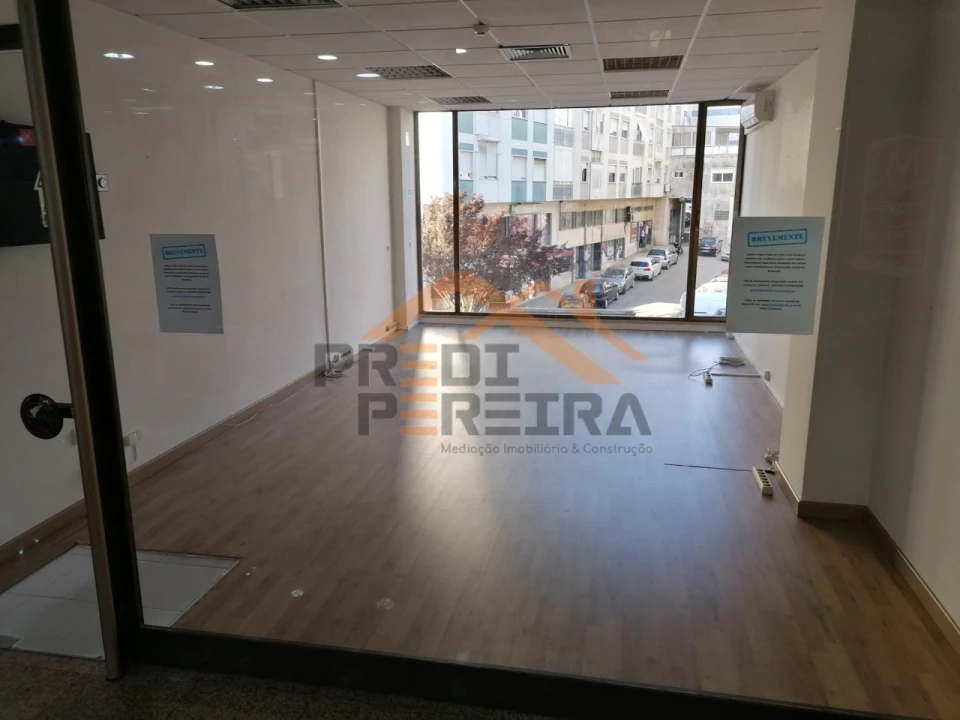 Loja para Venda em Odivelas Foto 2