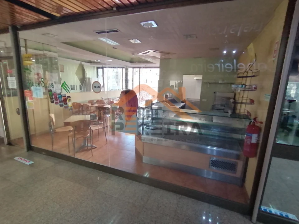 Loja para Venda em Odivelas Foto 5