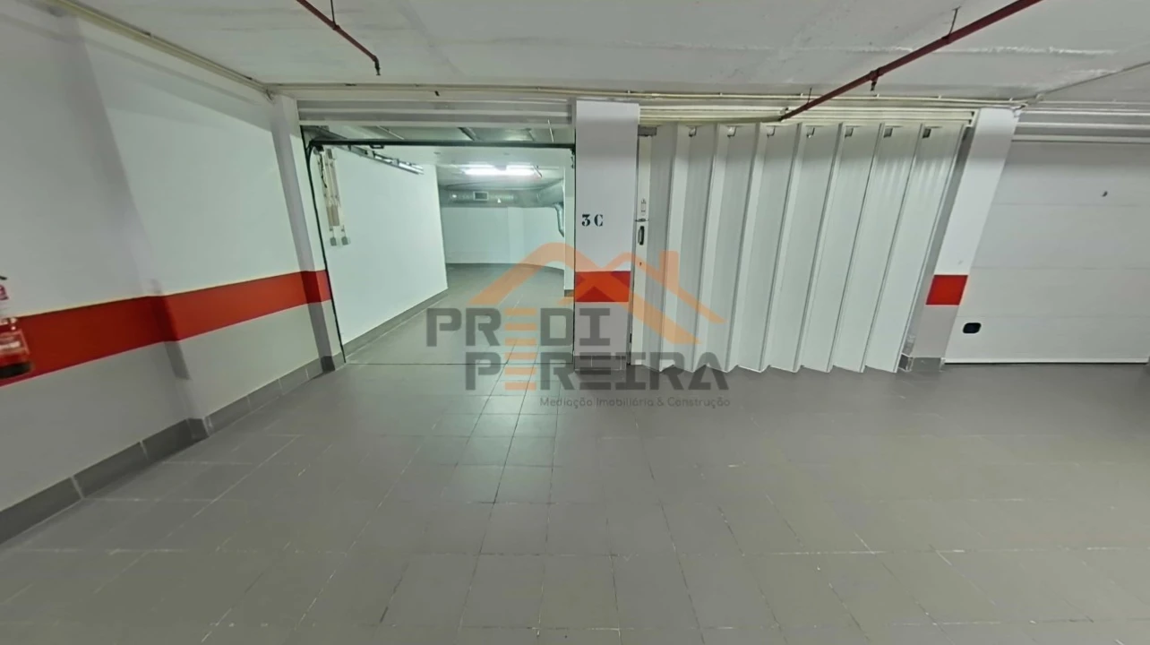 Apartamento T4 para Venda em Loures Foto 34