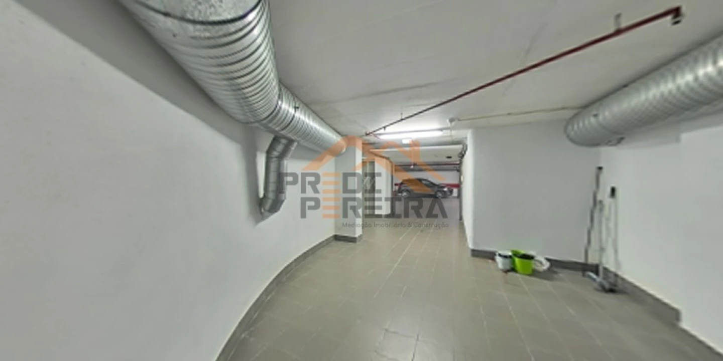 Apartamento T4 para Venda em Loures Foto 37