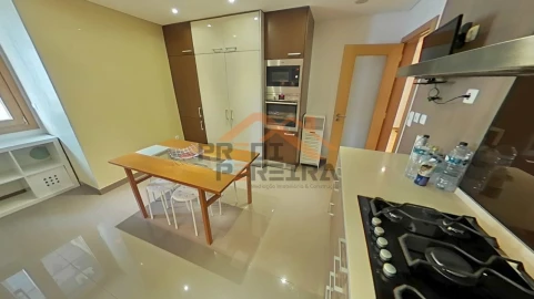 Apartamento T4 para Venda em Loures