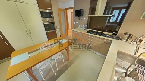 Apartamento T4 para Venda em Loures
