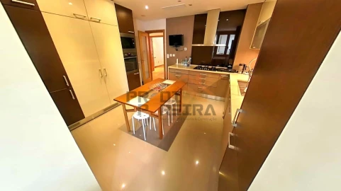 Apartamento T4 para Venda em Loures