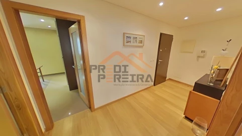 Apartamento T4 para Venda em Loures